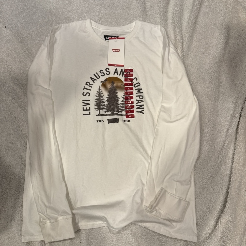 Levi's White and Black Graphic Long Sleeve Tee